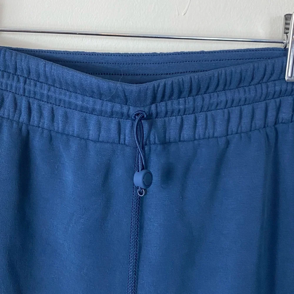 LIKE NEW Lululemon Softstreme High Rise Straight Leg Crop Pants True Navy - 12